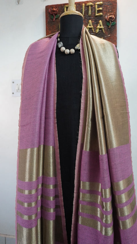 Light pink reversible fine wool stole with zari detail and a subtle border