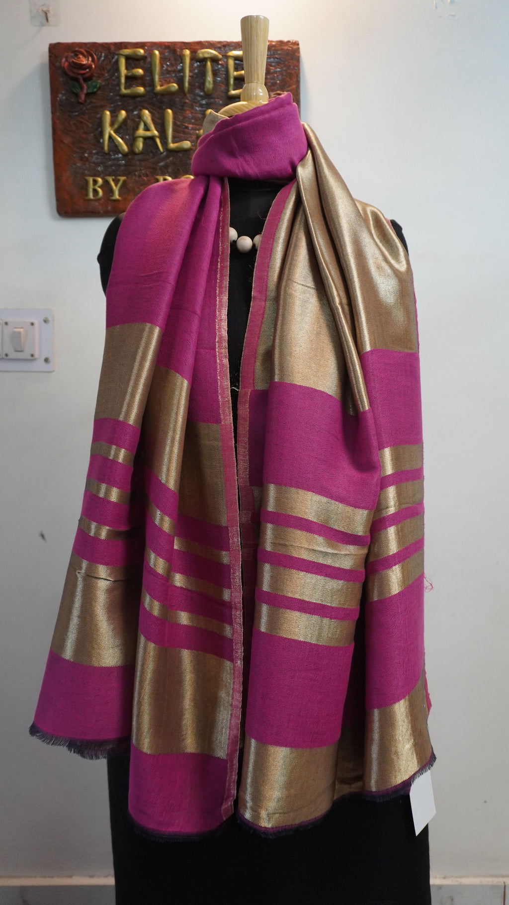 Pink fine wool reversible stole with zari and striped detailing