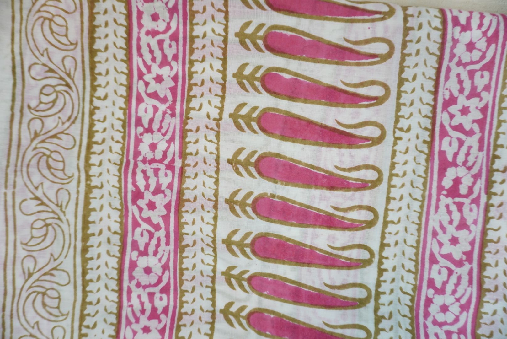 Pink cotton Bagh handblock 3 piece unstitched suit set with printed design