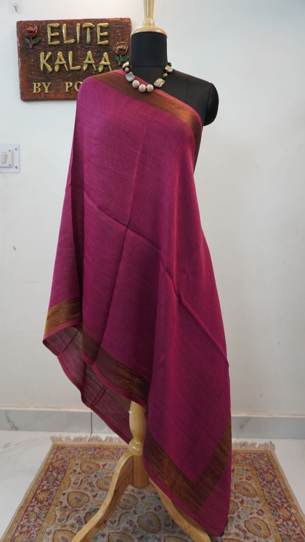 Dark pink fine wool reversible stole with zari and a subtle solid design with border detail
