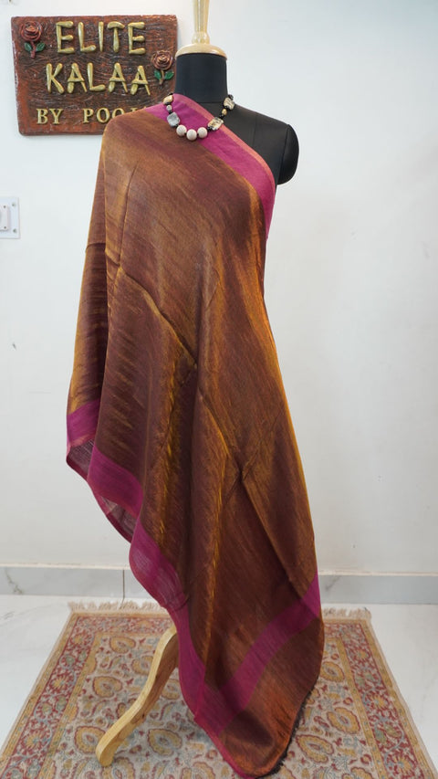 Dark pink fine wool reversible stole with zari and a subtle solid design with border detail