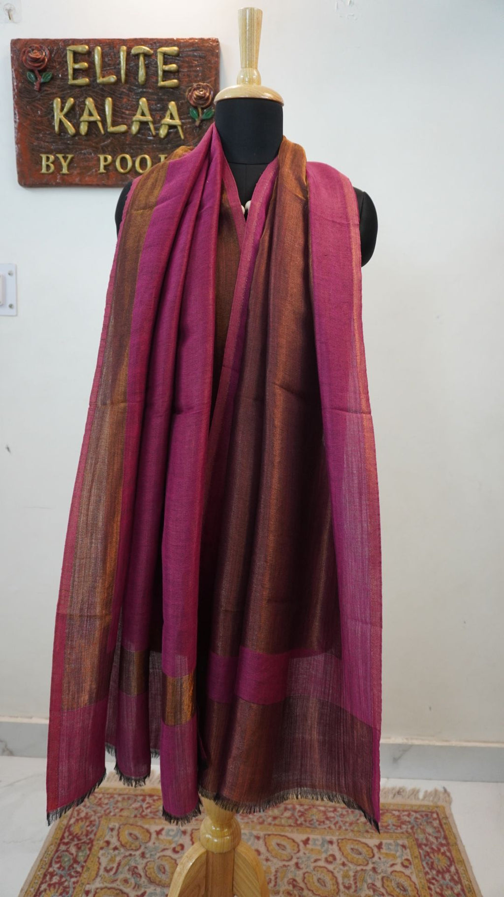 Dark pink fine wool reversible stole with zari and a subtle solid design with border detail