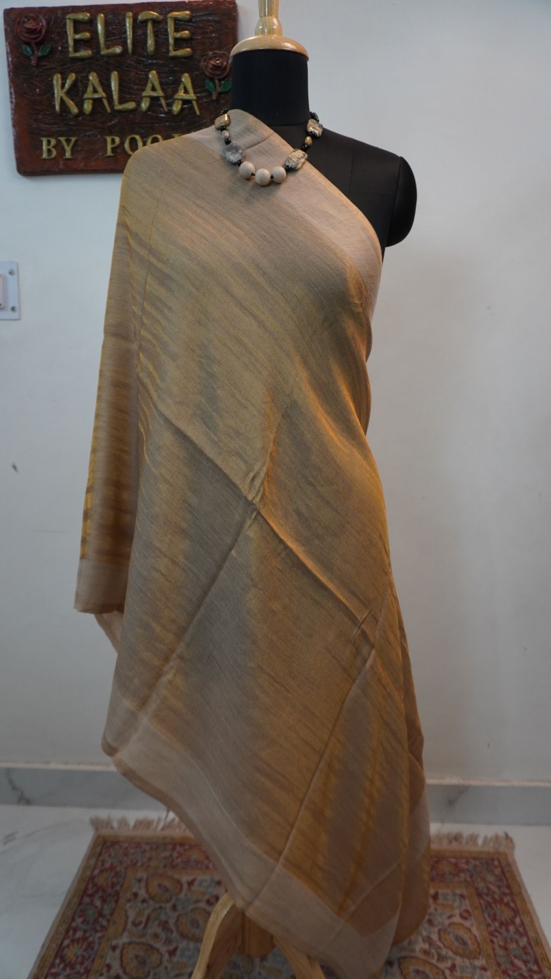 Fine wool reversible stole with zari detailing and contrasting gold bands in a solid-toned design