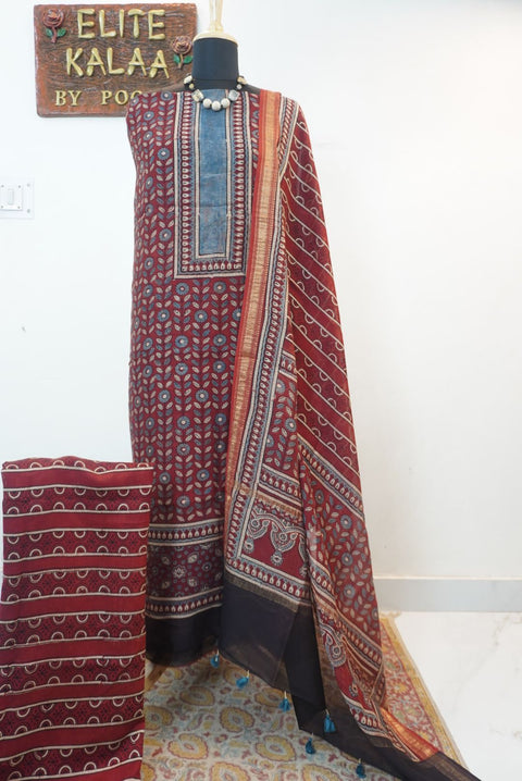Red Maheshwari silk suit set with Ajrakh block print, border details and tassels, Design 3