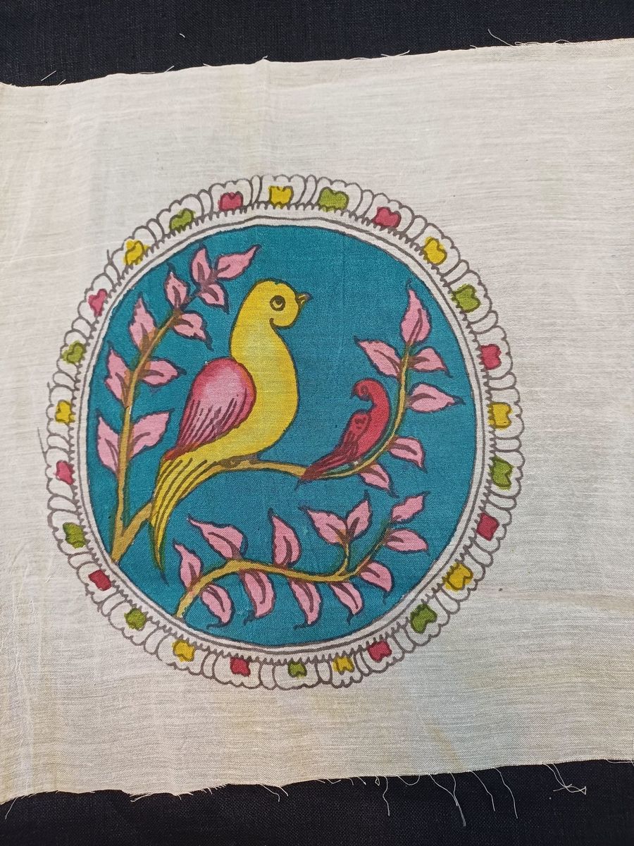 Multicolor Kalamkari round bird patch with placement pattern and border detail