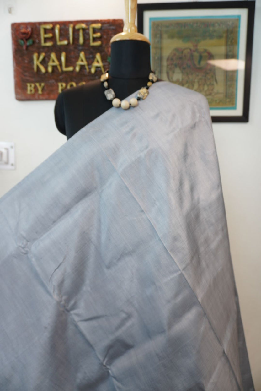 Grey solid saree with a plain, clean design